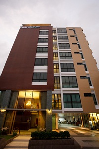 Alisha Court Hotel & Residence